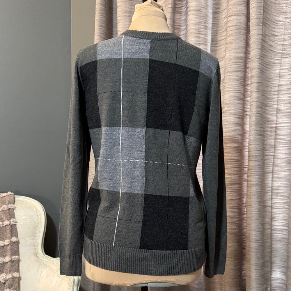 Men’s Gray Plaid Sweater